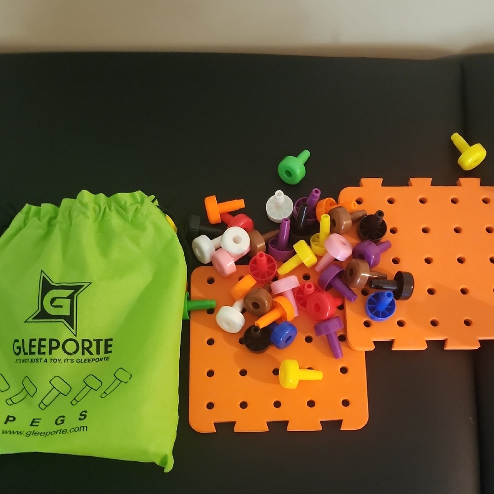 Gleeporte Peg Game